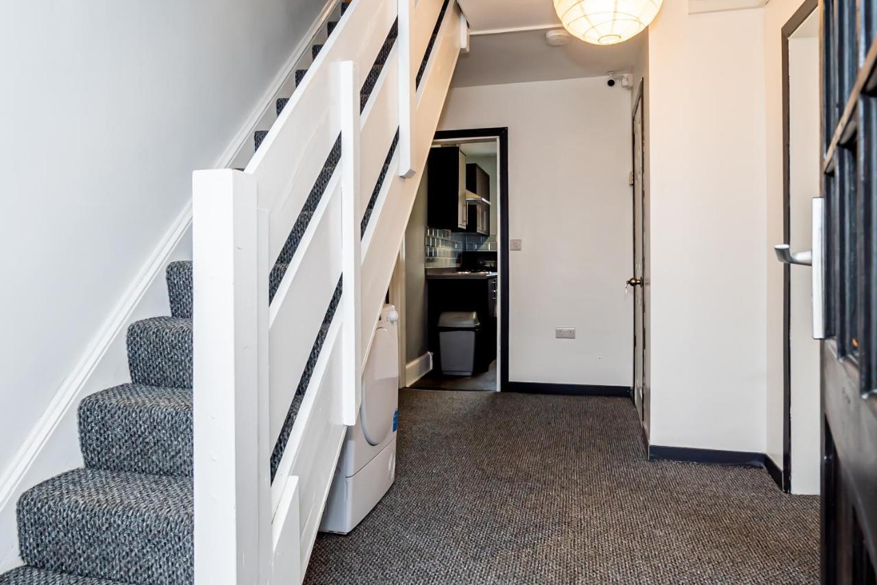 Shirley House 3: City-Center Self-Catering with Smart Check-In Southampton Exterior photo